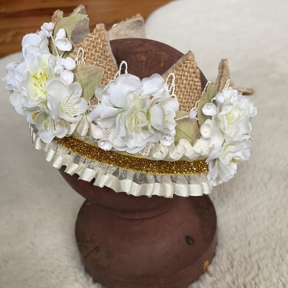 Vintage Rustic Floral Burlap Lace Tie Back Crown - Picture 5 of 17